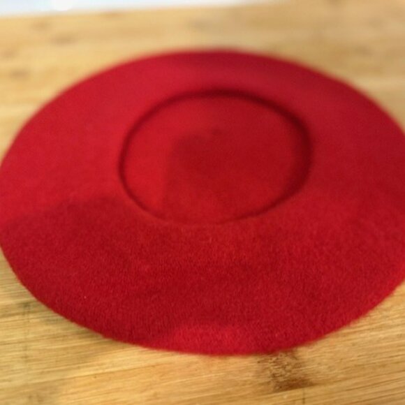 Retro Wool Red Beret - Picture 12 of 16